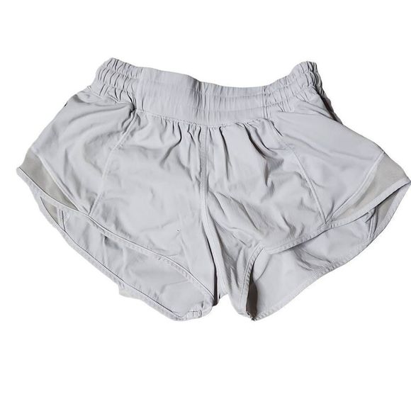 Lululemon Hotty Hot Short *2.5"White